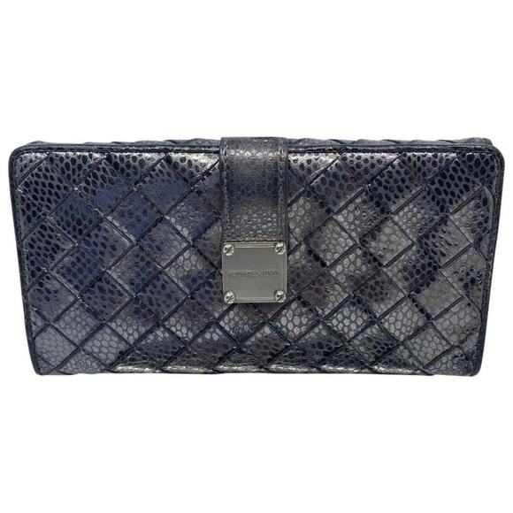 Michael Kors Handbags - Michael Kors Silver Leather Wallet